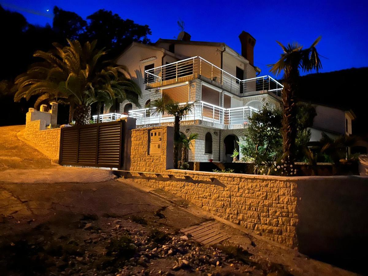 Vacation Home Lucija Slatina  Екстер'єр фото