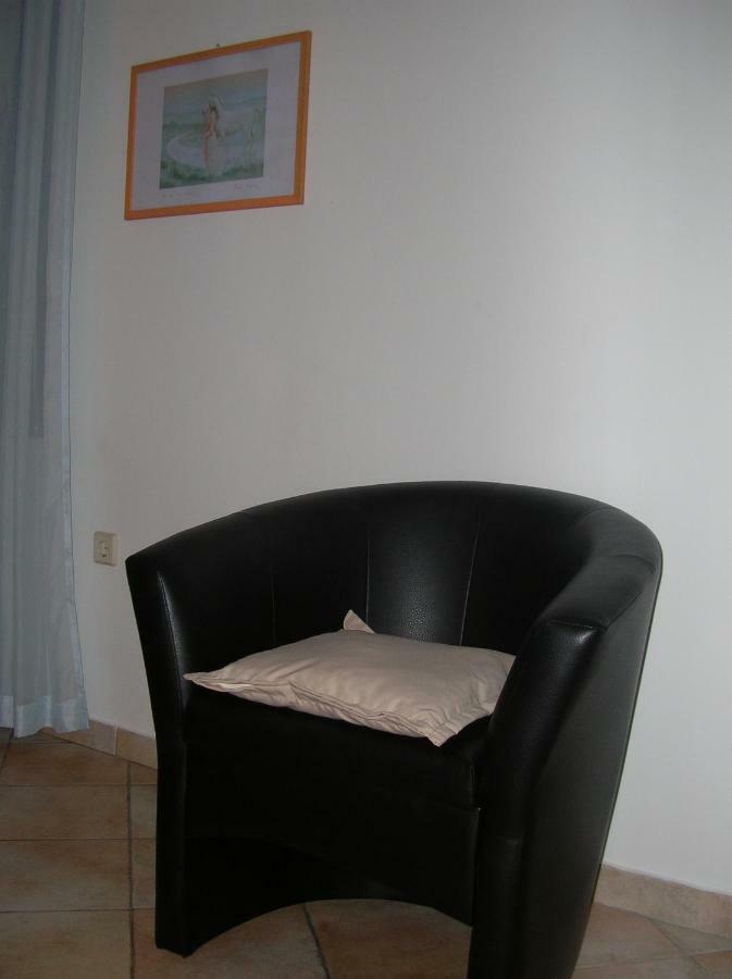 Vacation Home Lucija Slatina  Екстер'єр фото